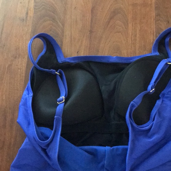 Byron Bay size 16 swimsuit w inset bra, adjustable straps & gathered front - Picture 6 of 8